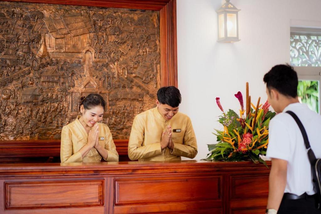 Villa Santi Hotel Luang Prabang Buitenkant foto